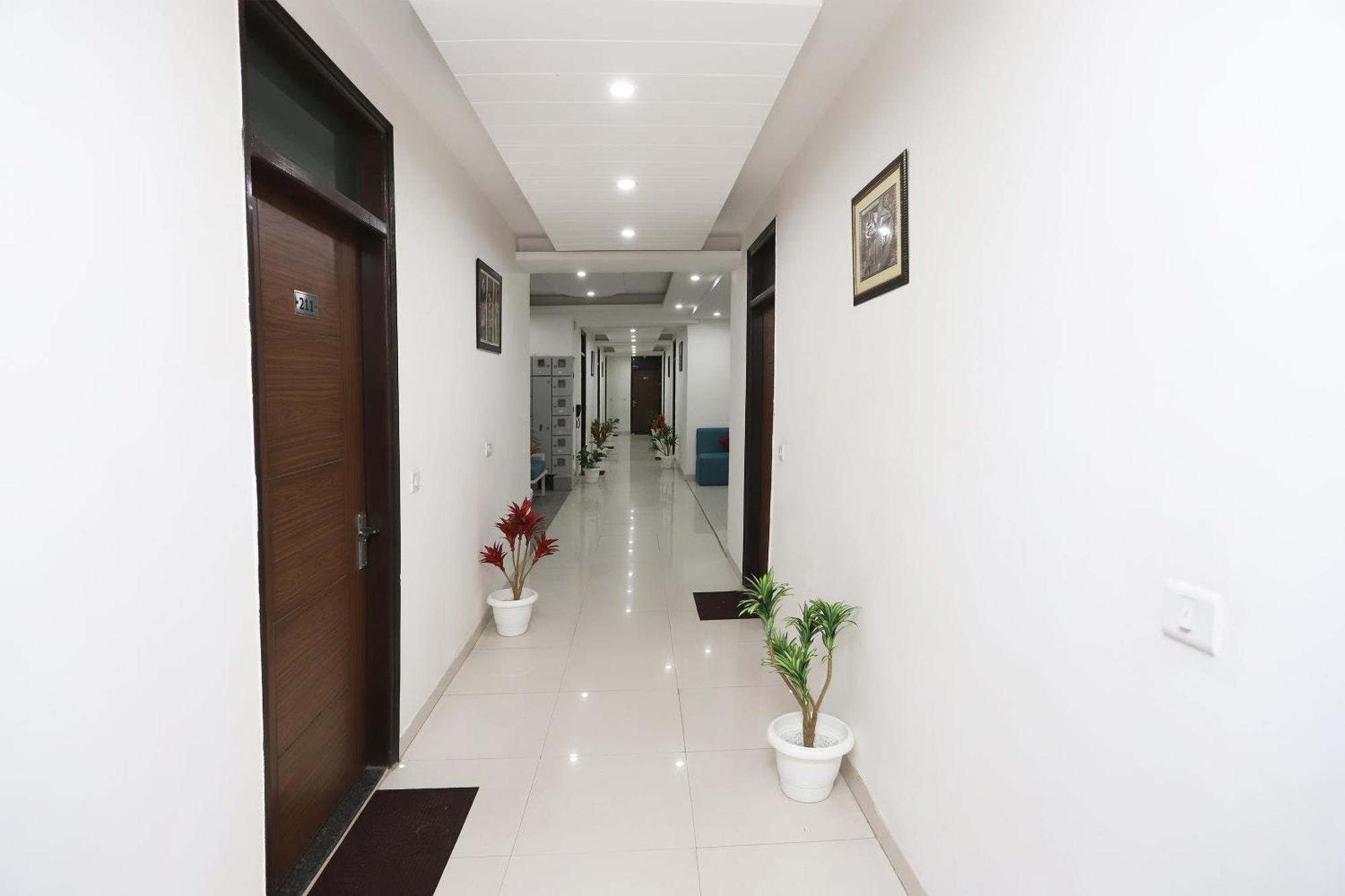 Super Capital O Levanti Near Aravali Biodiversity Park Gurgaon Bagian luar foto