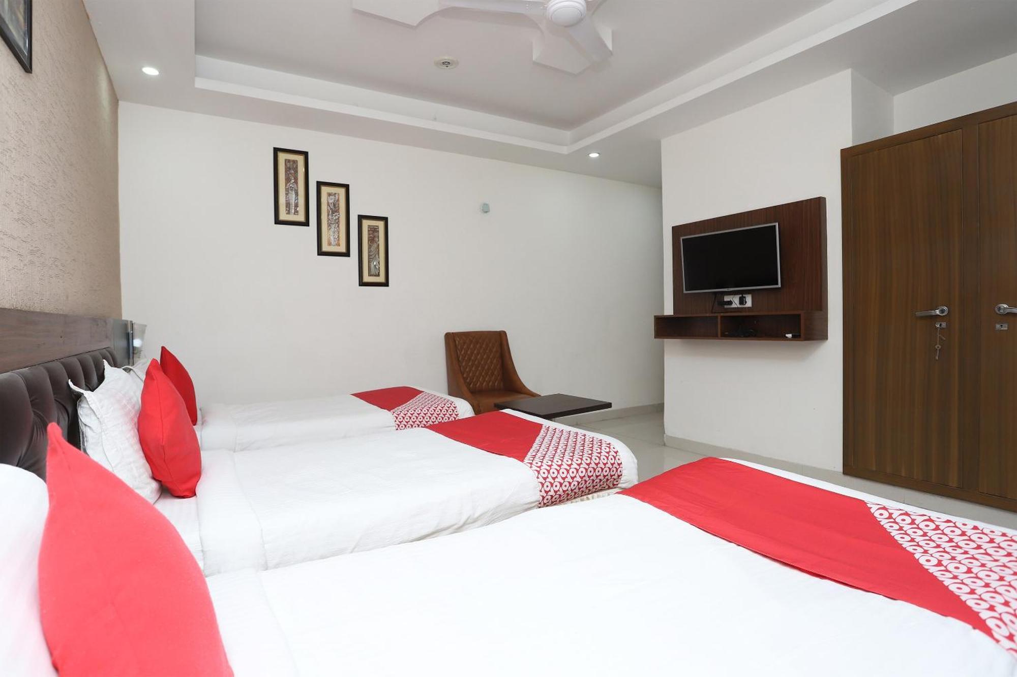 Super Capital O Levanti Near Aravali Biodiversity Park Gurgaon Bagian luar foto